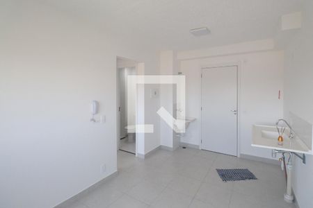 Sala / Cozinha / Tanque  de apartamento para alugar com 2 quartos, 33m² em Vila Maria, São Paulo
