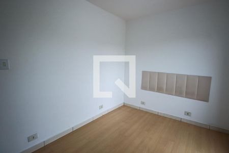 Quarto 1 de apartamento para alugar com 2 quartos, 47m² em Parque Assuncao, Taboão da Serra