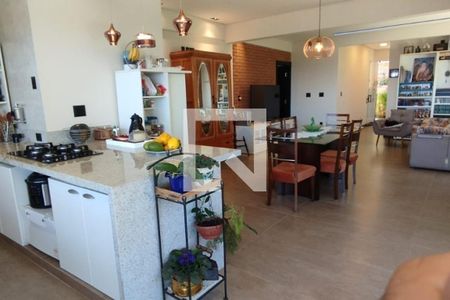 Casa de Condomínio à venda com 4 quartos, 271m² em Vile de Montagne, Nova Lima