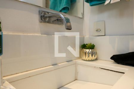 Lavabo de casa de condomínio à venda com 2 quartos, 200m² em Real Parque, São Paulo