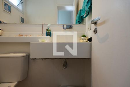 Lavabo de casa de condomínio à venda com 2 quartos, 200m² em Real Parque, São Paulo