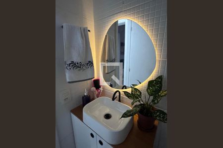 Banheiro de apartamento para alugar com 2 quartos, 43m² em Vila Avelina, Nova Iguaçu