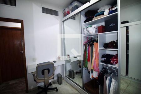 Quarto 2 de casa à venda com 4 quartos, 240m² em Jardim América, Rio de Janeiro