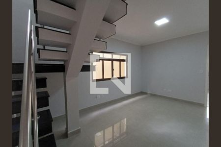 Casa à venda com 3 quartos, 222m² em Jardim Piqueroby, São Paulo