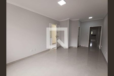 Casa à venda com 3 quartos, 222m² em Jardim Piqueroby, São Paulo