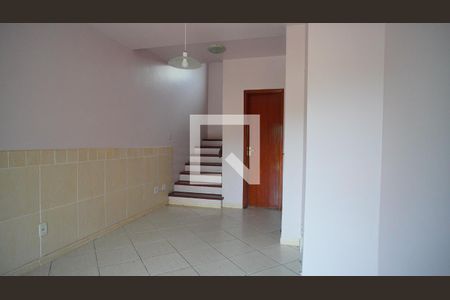 Sala  de casa de condomínio à venda com 3 quartos, 131m² em Serraria, Porto Alegre