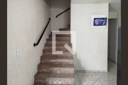 Escada de casa para alugar com 7 quartos, 400m² em Vila Aricanduva, São Paulo