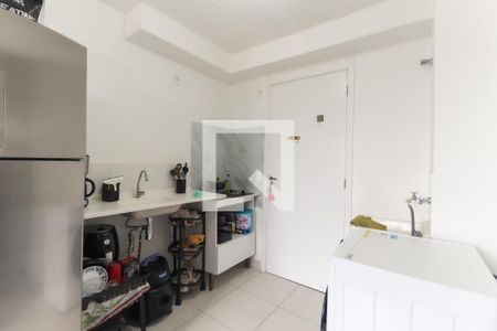 Sala - Cozinha de apartamento para alugar com 2 quartos, 60m² em Vila Carmosina, São Paulo