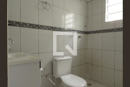 Banheiro de casa para alugar com 1 quarto, 55m² em Santo Antônio, Osasco