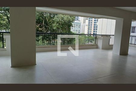 Apartamento à venda com 3 quartos, 230m² em Vila Uberabinha, São Paulo