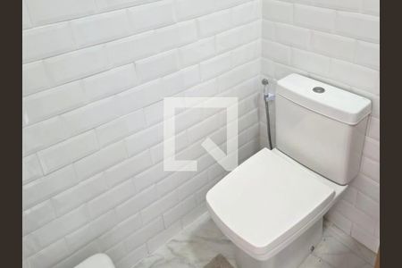 Banheiro Social de apartamento para alugar com 1 quarto, 32m² em Barra da Tijuca, Rio de Janeiro