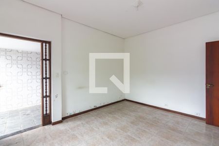 Sala  de casa à venda com 6 quartos, 250m² em Km 18, Osasco