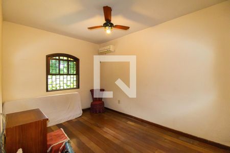 Casa à venda com 2 quartos, 800m² em Badu, Niterói