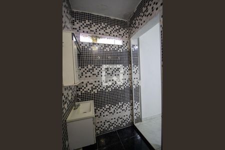 Banheiro da Suíte de casa de condomínio para alugar com 2 quartos, 83m² em Vila Nova Sorocaba, Sorocaba