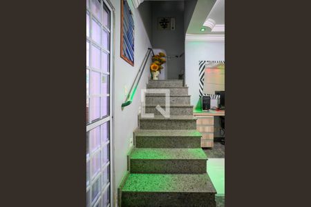 Escada de casa para alugar com 3 quartos, 280m² em Sacomã, São Paulo