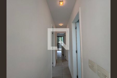 Corredor de apartamento para alugar com 3 quartos, 95m² em Recreio dos Bandeirantes, Rio de Janeiro