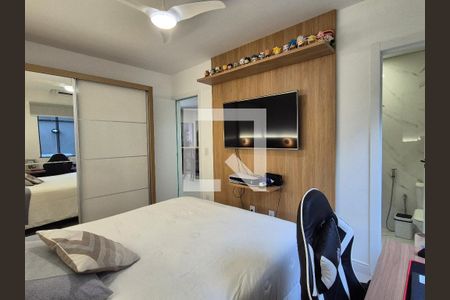 Suíte  de casa de condomínio à venda com 4 quartos, 190m² em Vargem Pequena, Rio de Janeiro