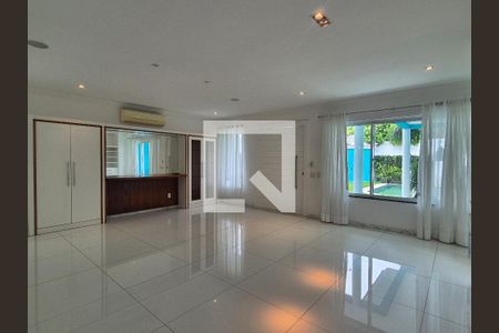 Casa de Condomínio para alugar com 4 quartos, 360m² em Barra da Tijuca, Rio de Janeiro