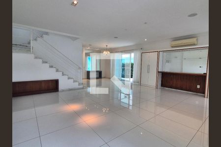 Casa de Condomínio para alugar com 4 quartos, 360m² em Barra da Tijuca, Rio de Janeiro