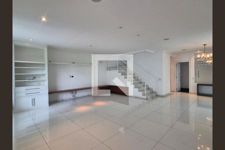 Casa de Condomínio para alugar com 4 quartos, 360m² em Barra da Tijuca, Rio de Janeiro