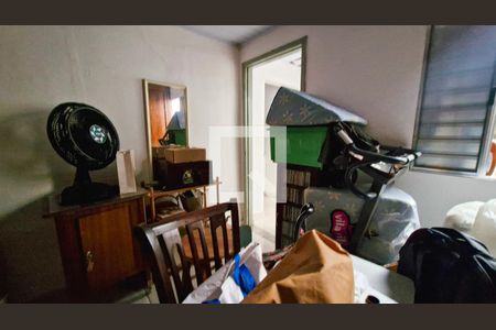 Quarto de casa para alugar com 2 quartos, 160m² em Jardim Guarapiranga, São Paulo