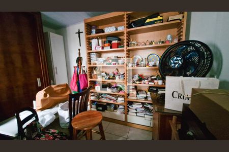 Quarto de casa para alugar com 2 quartos, 160m² em Jardim Guarapiranga, São Paulo