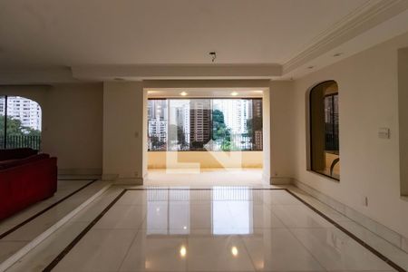 Apartamento à venda com 4 quartos, 266m² em Pacaembu, São Paulo