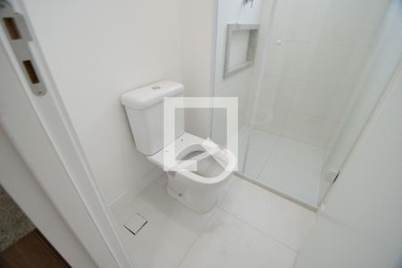 Banheiro de kitnet/studio para alugar com 1 quarto, 44m² em Centro, Campinas