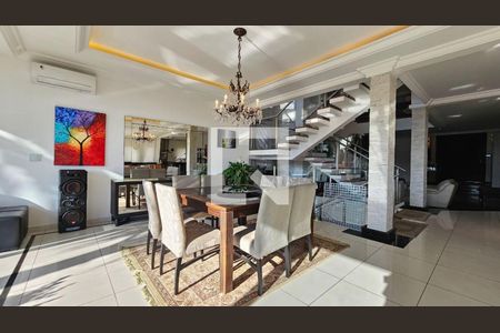 Casa à venda com 5 quartos, 730m² em Alphaville, Santana de Parnaíba