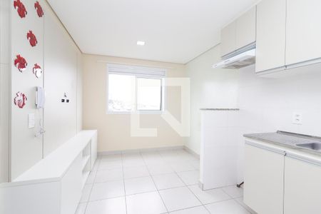 Sala/Cozinha de apartamento para alugar com 2 quartos, 32m² em Vila Carmosina, São Paulo