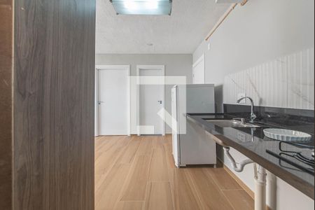 Sala - Cozinha Integrada de apartamento para alugar com 2 quartos, 32m² em Jardim Caravelas, São Paulo