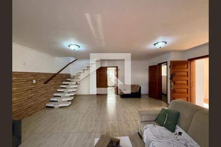 Sala de casa para alugar com 3 quartos, 218m² em Nova Piraju, São Paulo