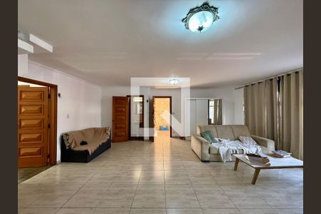 Sala de casa para alugar com 3 quartos, 218m² em Nova Piraju, São Paulo