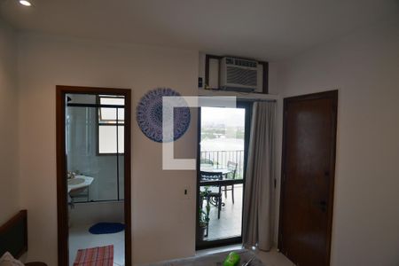 Suíte 1 de apartamento para alugar com 2 quartos, 75m² em Barra da Tijuca, Rio de Janeiro