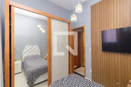 Quarto 1 de apartamento para alugar com 2 quartos, 49m² em Vila Carmosina, São Paulo