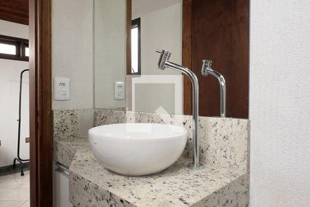 Lavabo 1 de casa para alugar com 3 quartos, 289m² em Vila Rosalia, Guarulhos