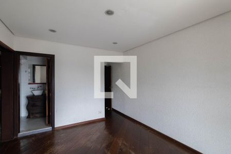 Suíte de casa para alugar com 3 quartos, 258m² em Vila Granada, São Paulo