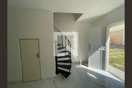 Sala de casa de condomínio para alugar com 2 quartos, 61m² em Parque Rincao, Cotia