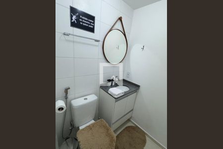Banheiro de apartamento para alugar com 2 quartos, 50m² em Barra da Tijuca, Rio de Janeiro