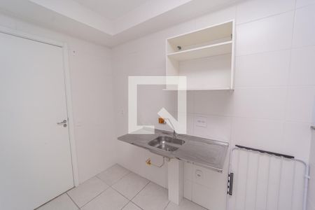 Sala/Cozinha e Área de Serviço de apartamento para alugar com 1 quarto, 27m² em Vila Penteado, São Paulo