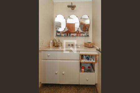 Banheiro da Suíte de apartamento à venda com 3 quartos, 138m² em Petrópolis, Porto Alegre