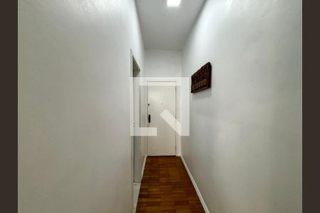 Sala - corredor de entrada de apartamento à venda com 2 quartos, 106m² em Copacabana, Rio de Janeiro