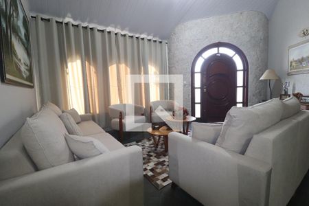 Sala de casa à venda com 3 quartos, 380m² em Vila Aquilino, Santo André