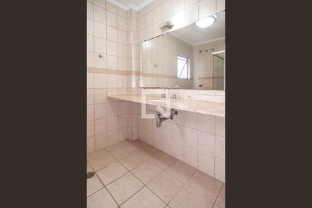 Banheiro  de apartamento para alugar com 2 quartos, 105m² em Bela Vista, São Paulo