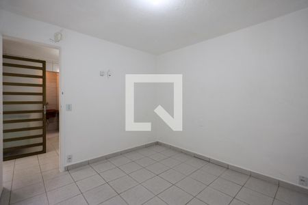 Quarto 1 de casa para alugar com 2 quartos, 40m² em Vila Pirajussara, São Paulo