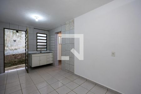 Sala de casa para alugar com 2 quartos, 40m² em Vila Pirajussara, São Paulo