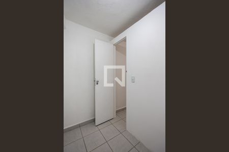 Quarto 2 de casa para alugar com 2 quartos, 40m² em Vila Pirajussara, São Paulo