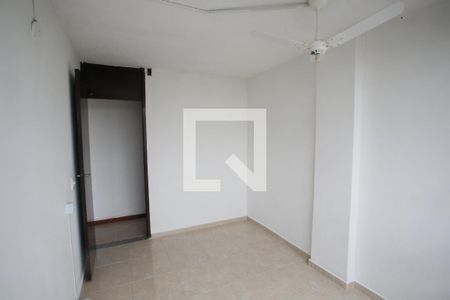 Quarto 1 de apartamento para alugar com 2 quartos, 65m² em Taquara, Rio de Janeiro