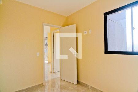 Quarto 1 de apartamento para alugar com 2 quartos, 40m² em Vila Albertina, São Paulo