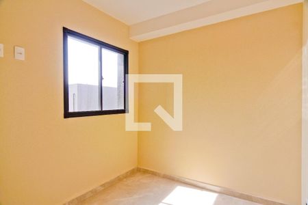 Quarto 1 de apartamento para alugar com 2 quartos, 40m² em Vila Albertina, São Paulo